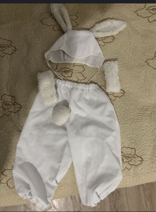 Продам костюм зайчика