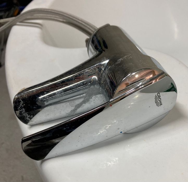 Смесител Grohe и смесител за баня Roca