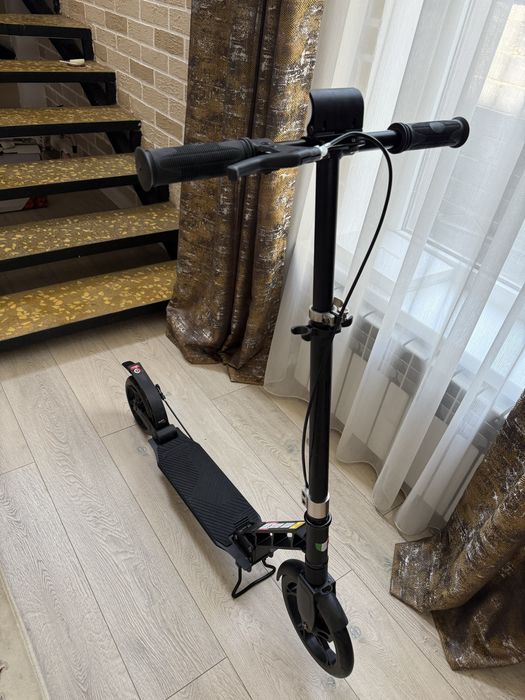 Продам новый самокат Roces Lux до 100 кг