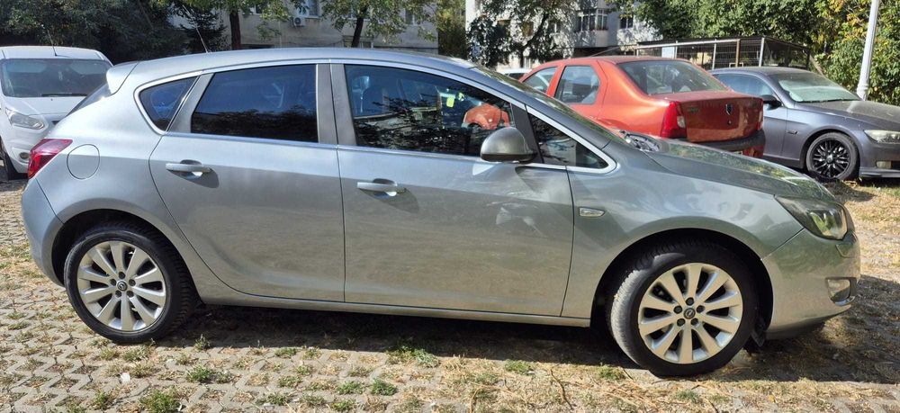 OPEL Astra 2011 — imagine 4
