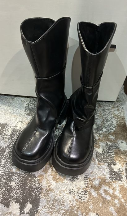 Продам ботинки