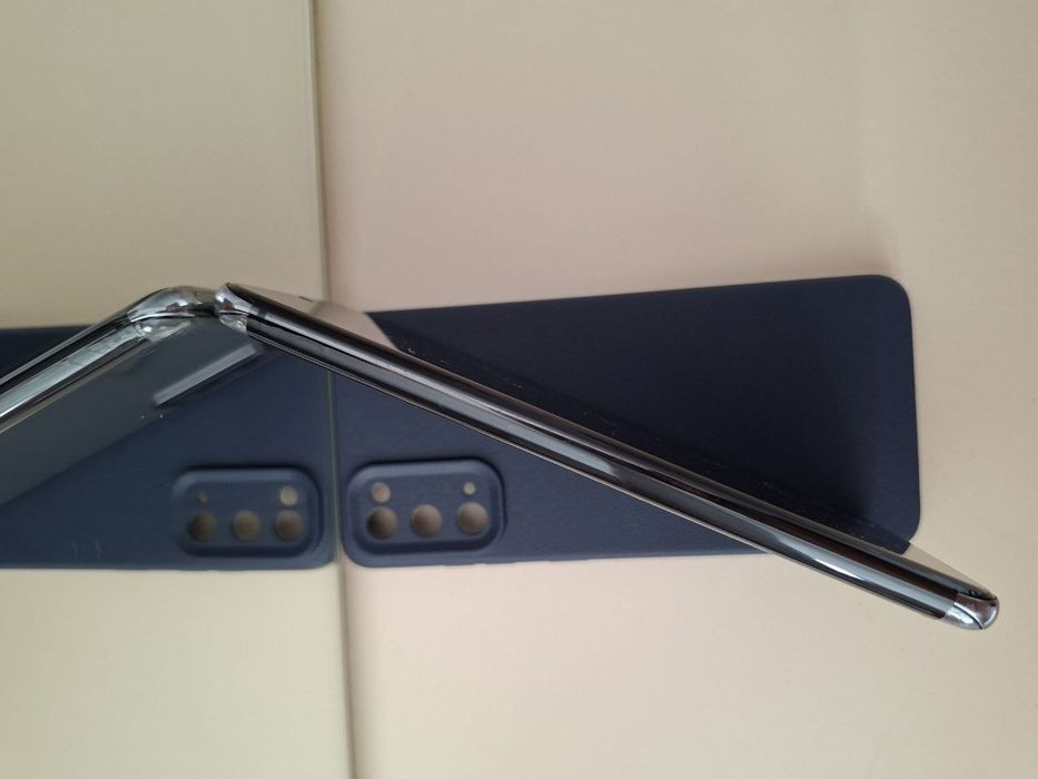 Продам Samsung Galaxy S20
