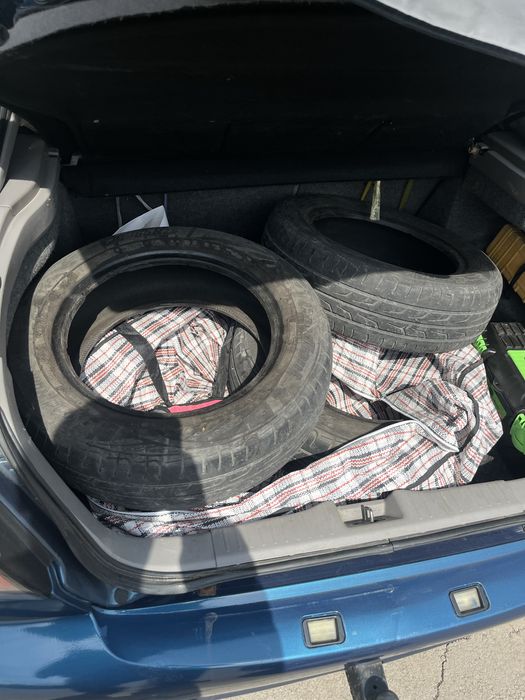 Летние резины продам в комплекте.