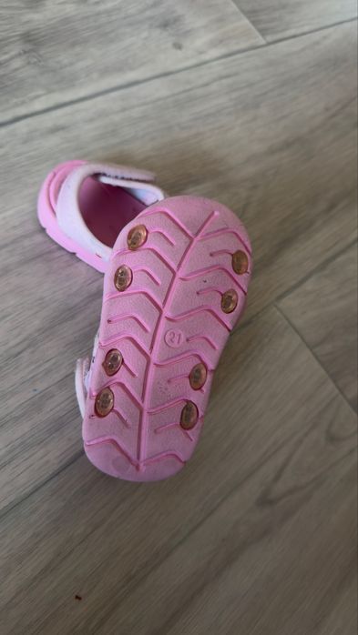 Продам детские сланцы на лето (резиновые шлепанцы)