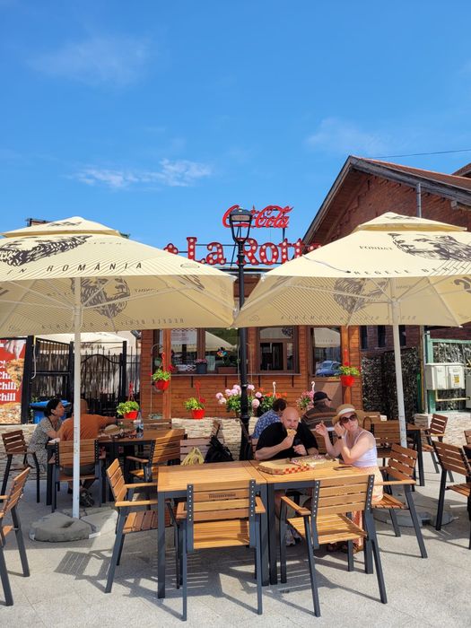 Chirie spatiu comercial langa castel Hunedoara