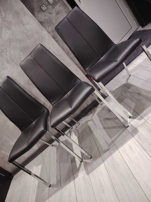 Трапезни столове