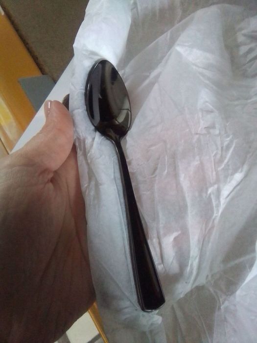 Комплект прибори за хранене Amazon Basics