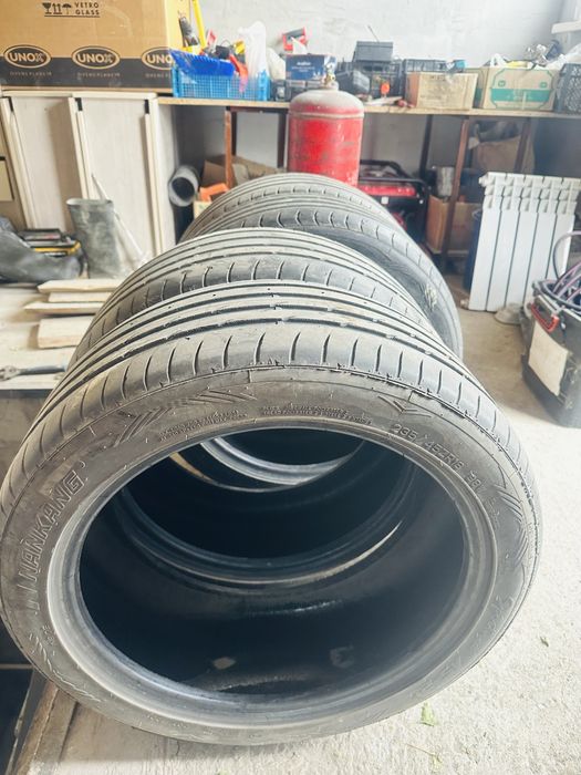 Продам шины на 18