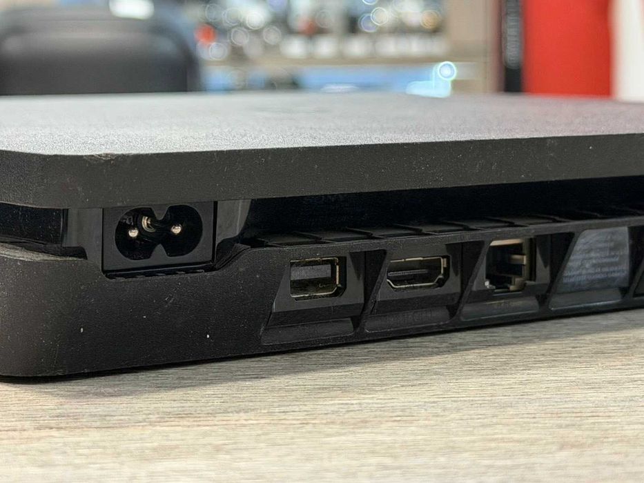 PlayStation 4 Slim 1TB