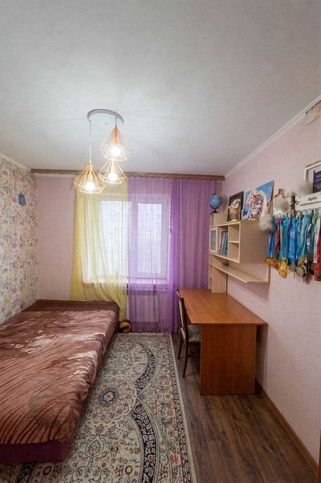 Продам 4комн кв 11мкр улучшенная