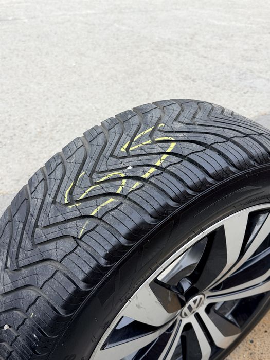 Jante Volkswagen plus anvelope all season , stare perfecta