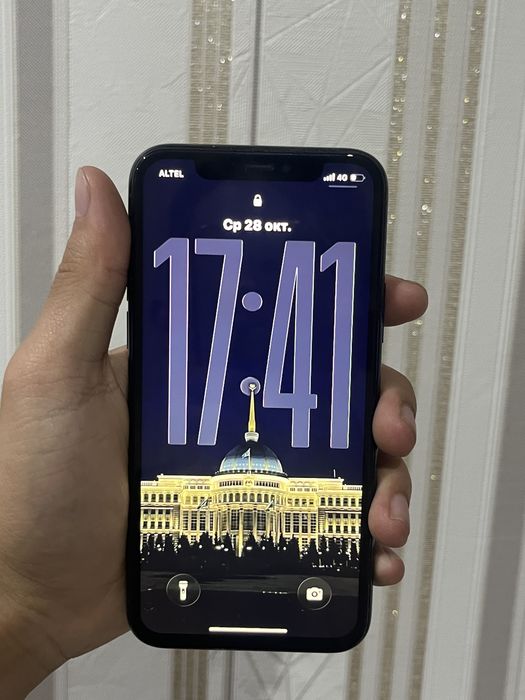 Айфон 11про в хорошоем состояний