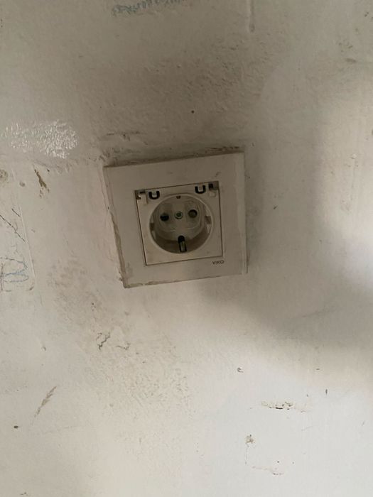 Розетки и включатели