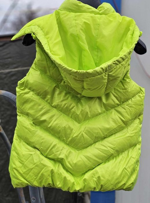 Adidas оригинален дамски елек 60 % патешки пух 40 % пера  Л размер