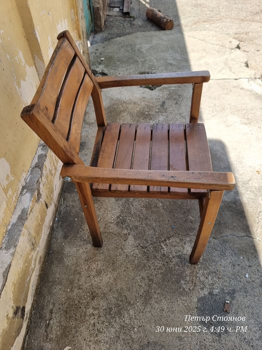 Масивни Дървинни Столове