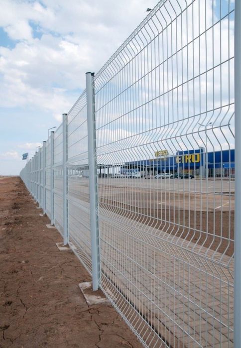 Împrejmuiri teren din plasa