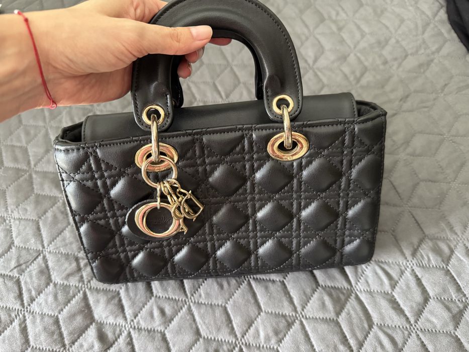 Дамска чанта в черен цвят