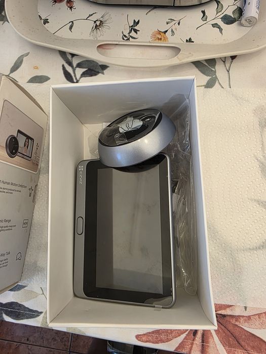Camera supraveghere si vizor Ezviz cP4