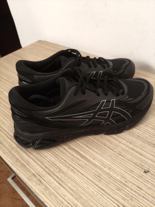 Vând Asics mărimea 44,5