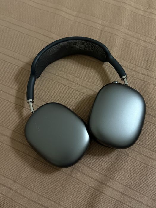 Airpods Max за 200.000 тг