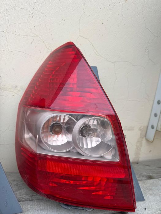 Far și tripla Honda Jazz