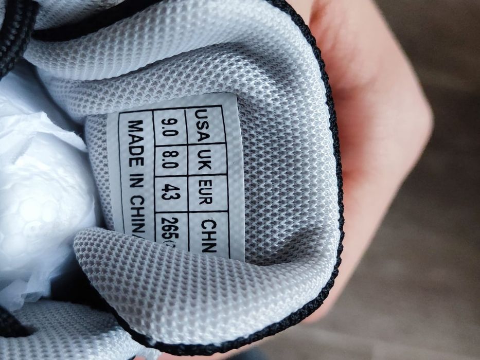 Кроссовки летние