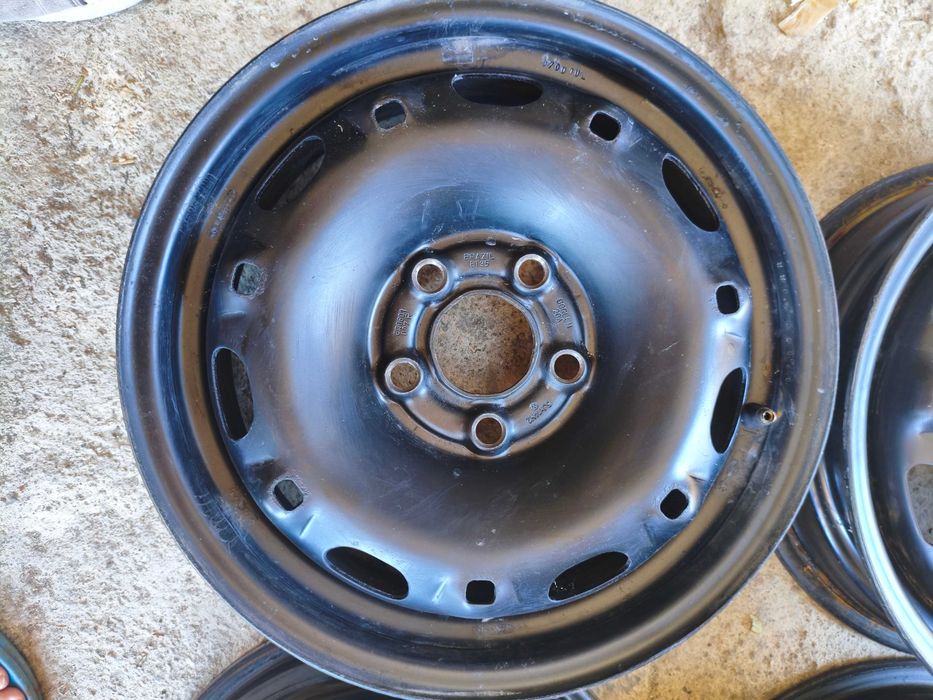 Оригинални VW стоманени джанти 14" 5x100 ET35 + тасове Sparco