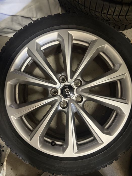 Jante originale Audi A5/S5 B10 echipate cu anvelope de iarna 235/45/18 Dot 1824