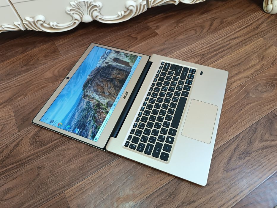 Ноутбук ACER Swift 4-ядерный.