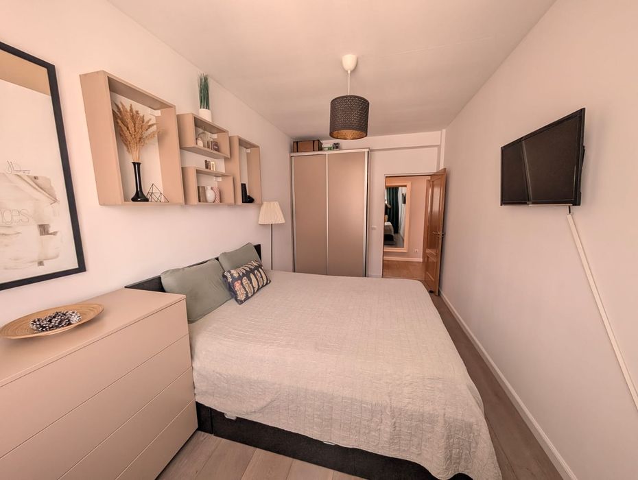 Vând apartament 3 camere
