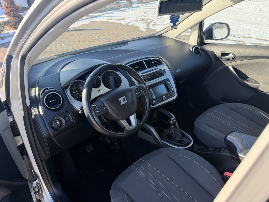 Seat Altea 2.0 tdi , an fab 2012 euro 5 . 140cp . Impecabil!