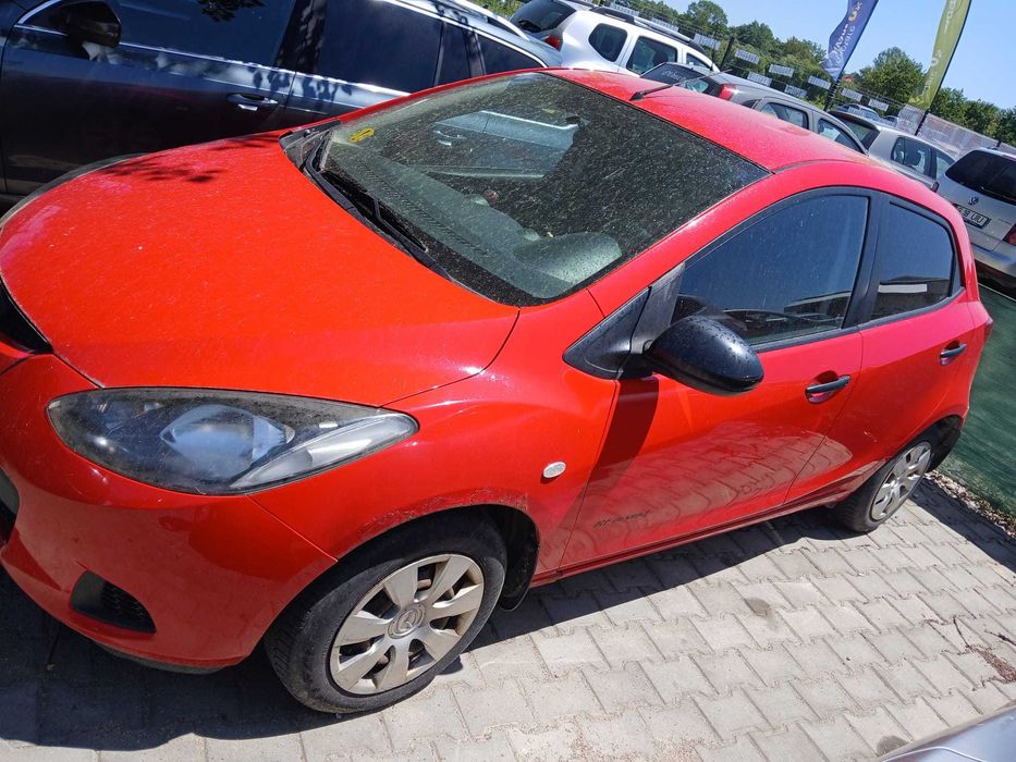 MAZDA 2
