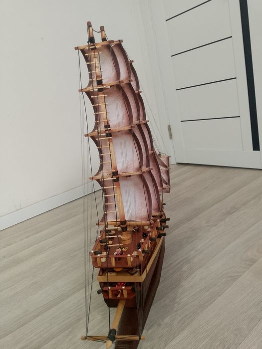 Корабль парусник Галион