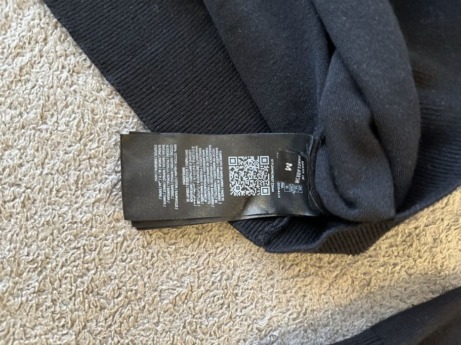 Мъжки пуловер Guess.