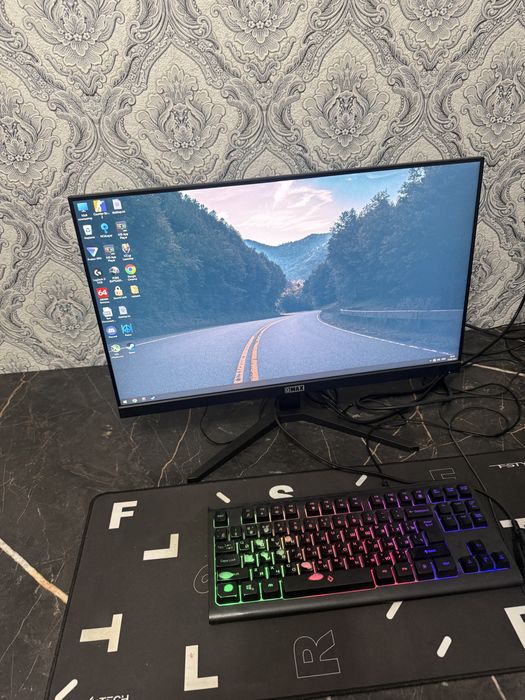 Компьютер с полным комплектом