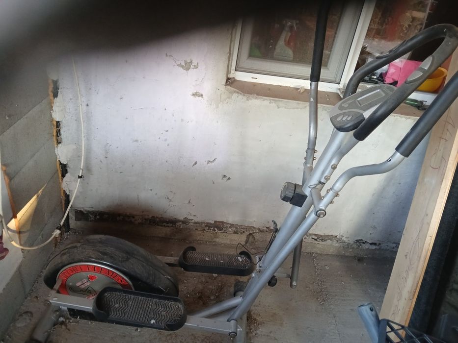 Vând bicicleta fitness