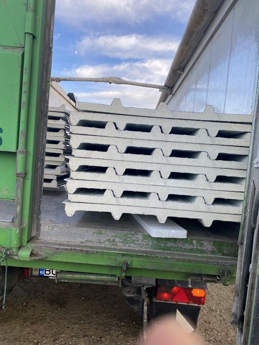 Depozit panouri sandwich