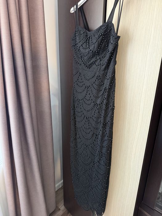 Rochie neagra cu perle