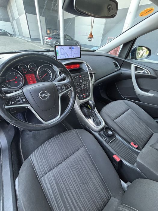 Opel astra J  , Cutie Automata