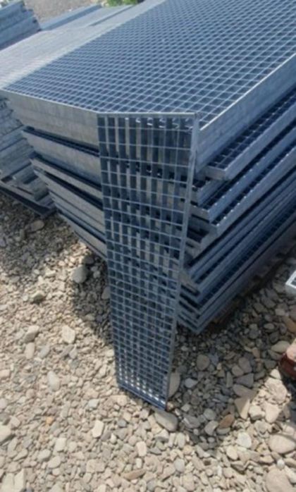 trepte zincate galvanizate