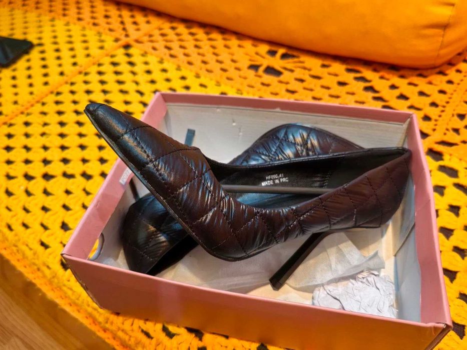 Продавам дамски обувки!