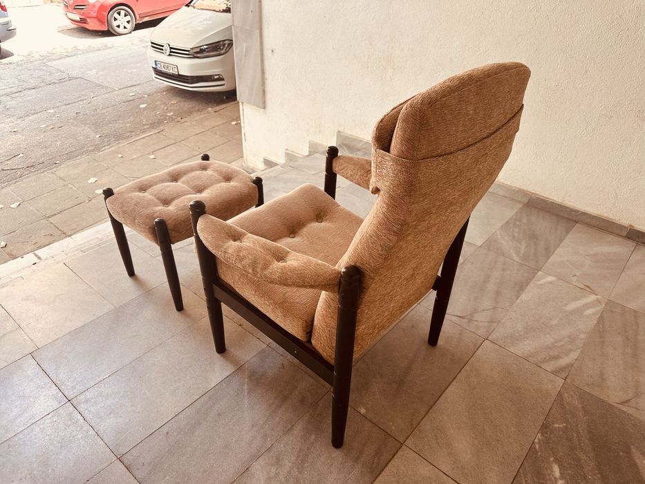 Шведско винтидж кресло с табуретка – Scandinavian Design, масивно дърво
