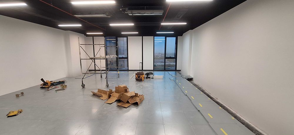 Монтаж фальшпола и ковровых покрытий  Полы под ключ Гарантия до 10 лет