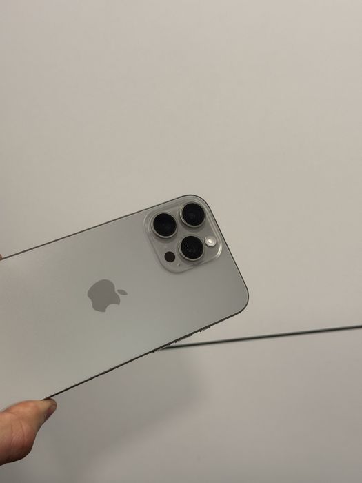 Продавам iPhone 16 PRO MAX 100% батерия