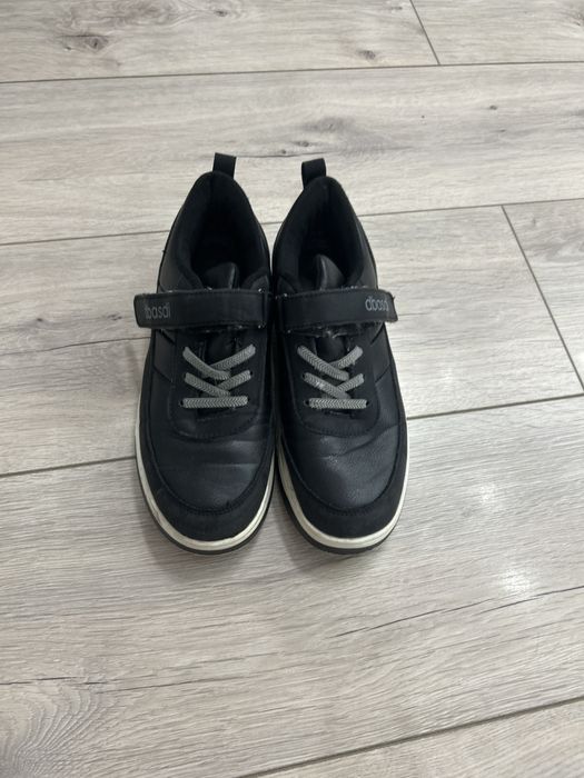 Продам хорошем состаянием кросовки