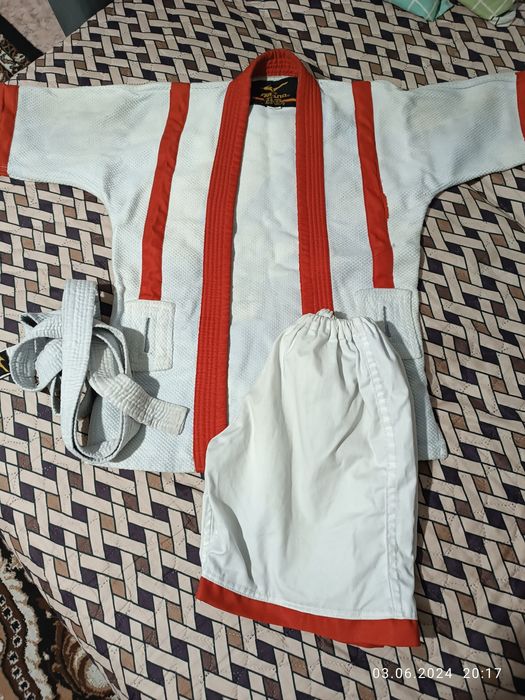 Продам борцовку дешего.