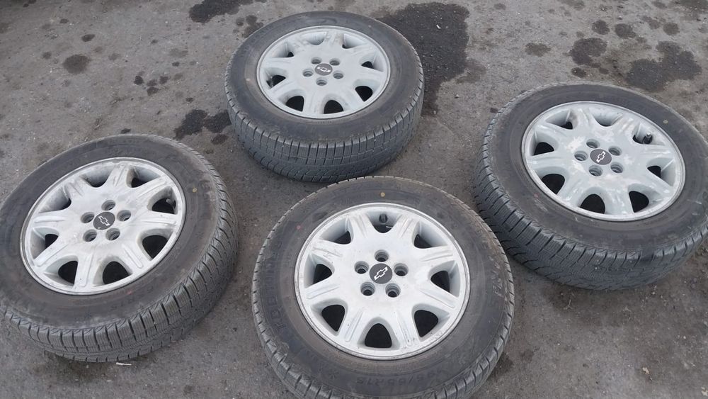 Продам шины почти новые