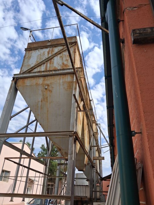 Бункер для муки мука