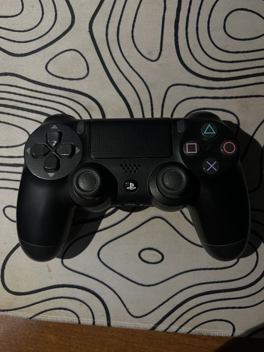 Playstation 4 , 1 TB, в отлично състояние