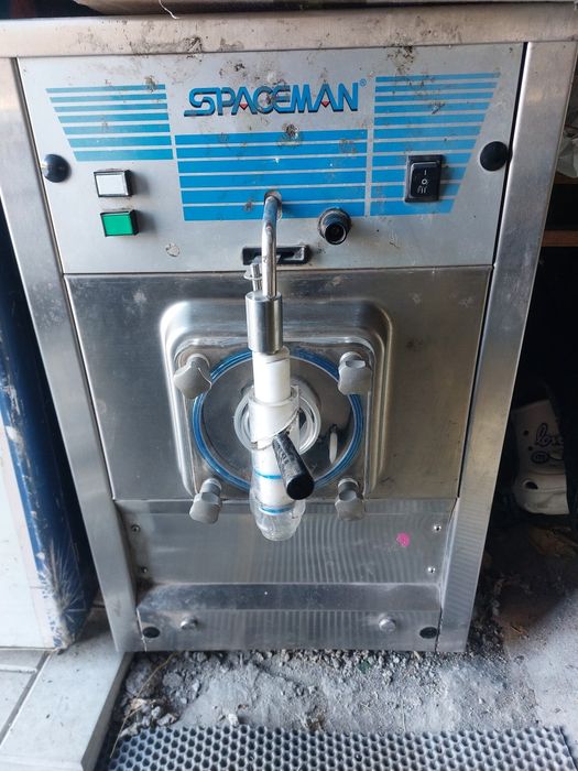 Продам слеш машина для изготовления фруктового льда